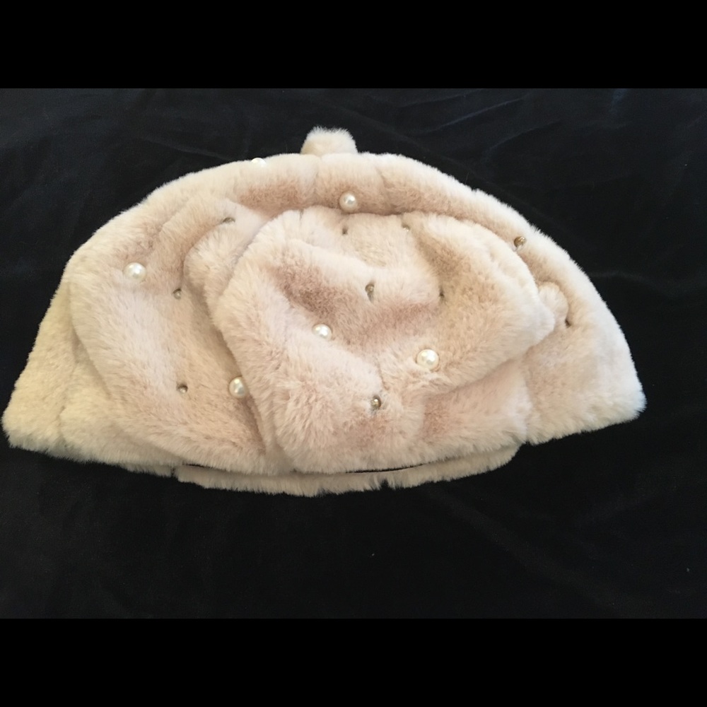 Statement hat - Picture 2 of 2